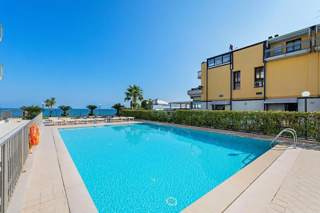 Residenza Miralago By Wonderful Italy Desenzano del Garda 2*,  İtalya