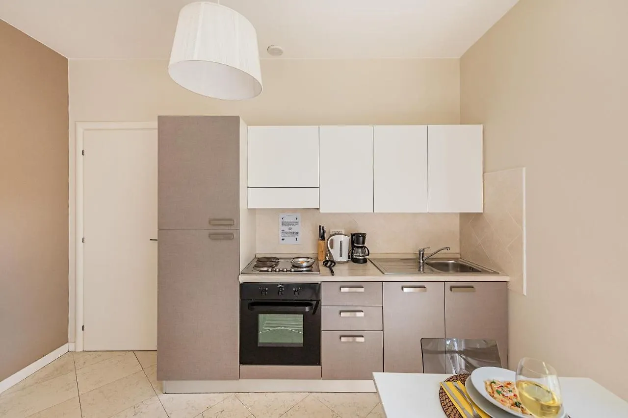 ** Lägenhetshotell Residenza Miralago By Wonderful Italy Desenzano del Garda Italien