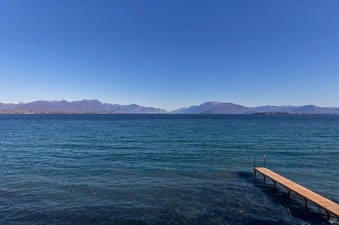 ** Apart Otel Residenza Miralago By Wonderful Italy Desenzano del Garda İtalya