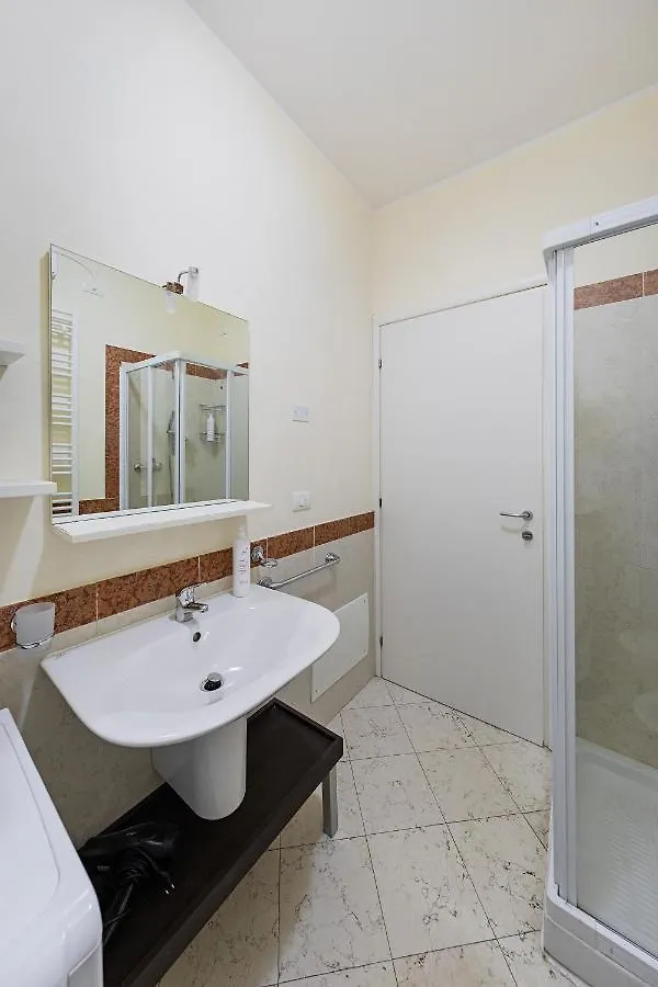 Residenza Miralago By Wonderful Italy Дезенцано-дель-Гарда Апарт-отель