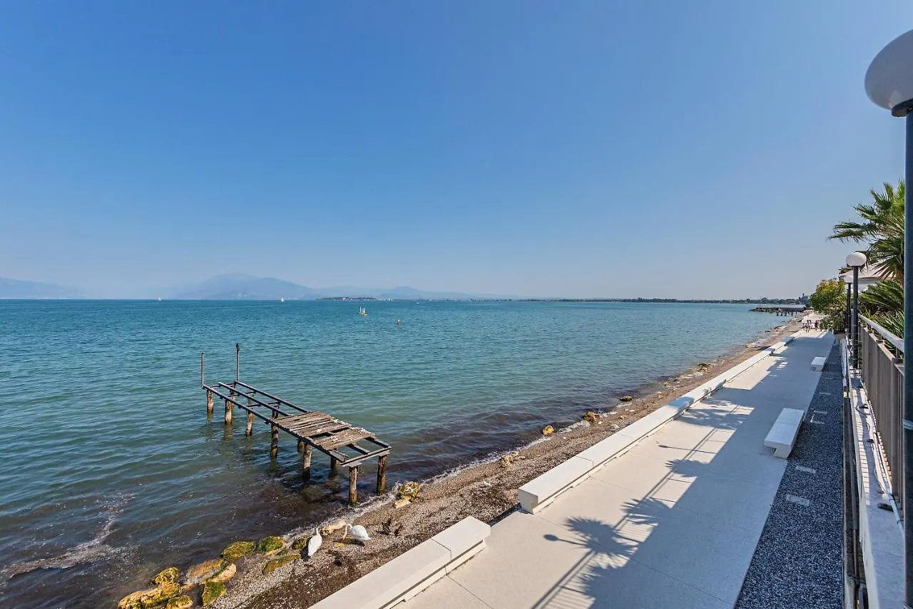 Lägenhetshotell Residenza Miralago By Wonderful Italy Desenzano del Garda
