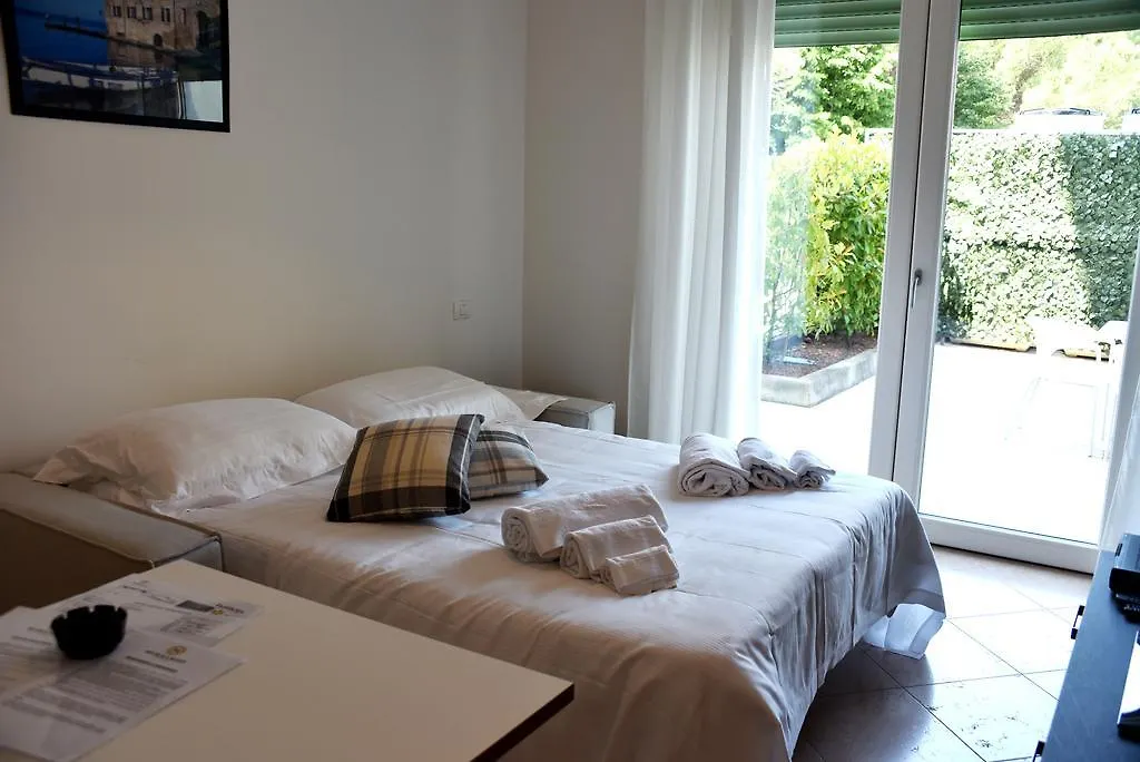 ** Lägenhetshotell Residenza Miralago By Wonderful Italy Desenzano del Garda Italien