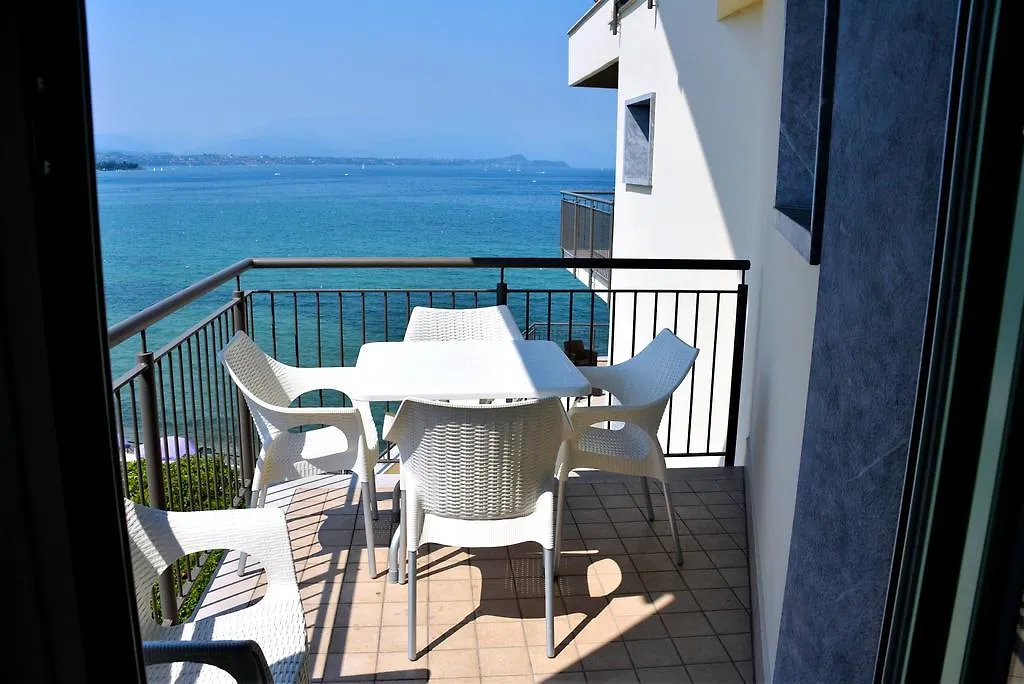 Lägenhetshotell Residenza Miralago By Wonderful Italy Desenzano del Garda