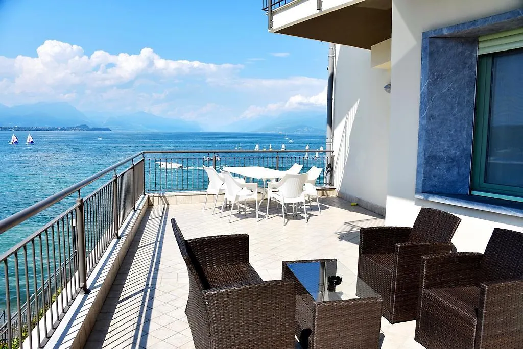 Lägenhetshotell Residenza Miralago By Wonderful Italy Desenzano del Garda