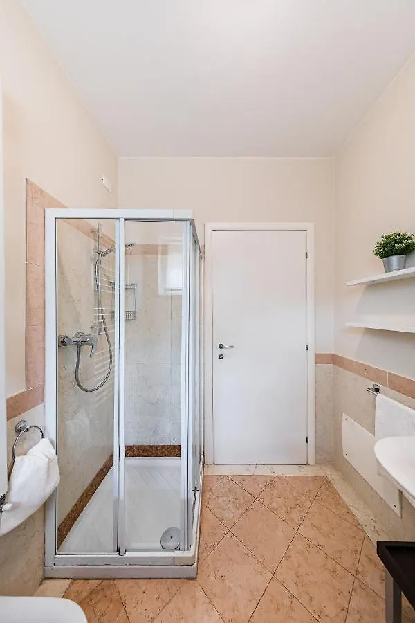 Residenza Miralago By Wonderful Italy Desenzano del Garda 2*,  Italien