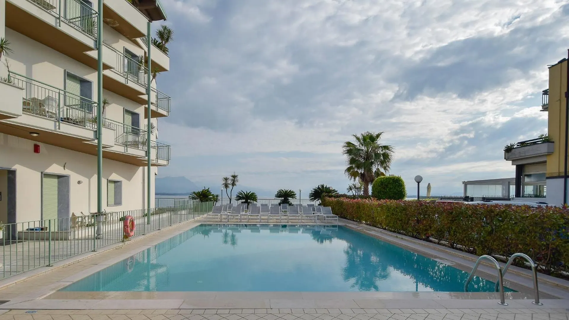 Residenza Miralago By Wonderful Italy Desenzano del Garda Lägenhetshotell