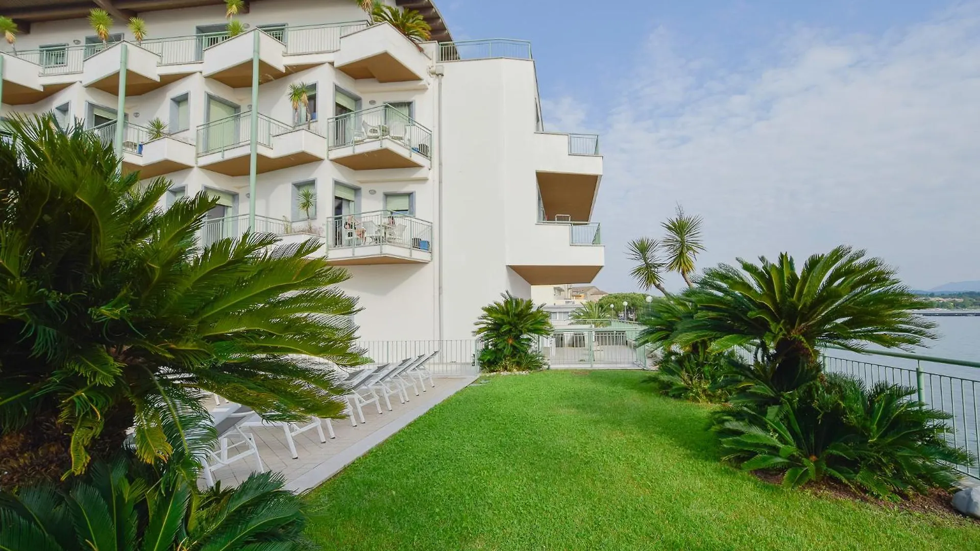 ** Aparthotel Residenza Miralago By Wonderful Italy Desenzano del Garda Italy