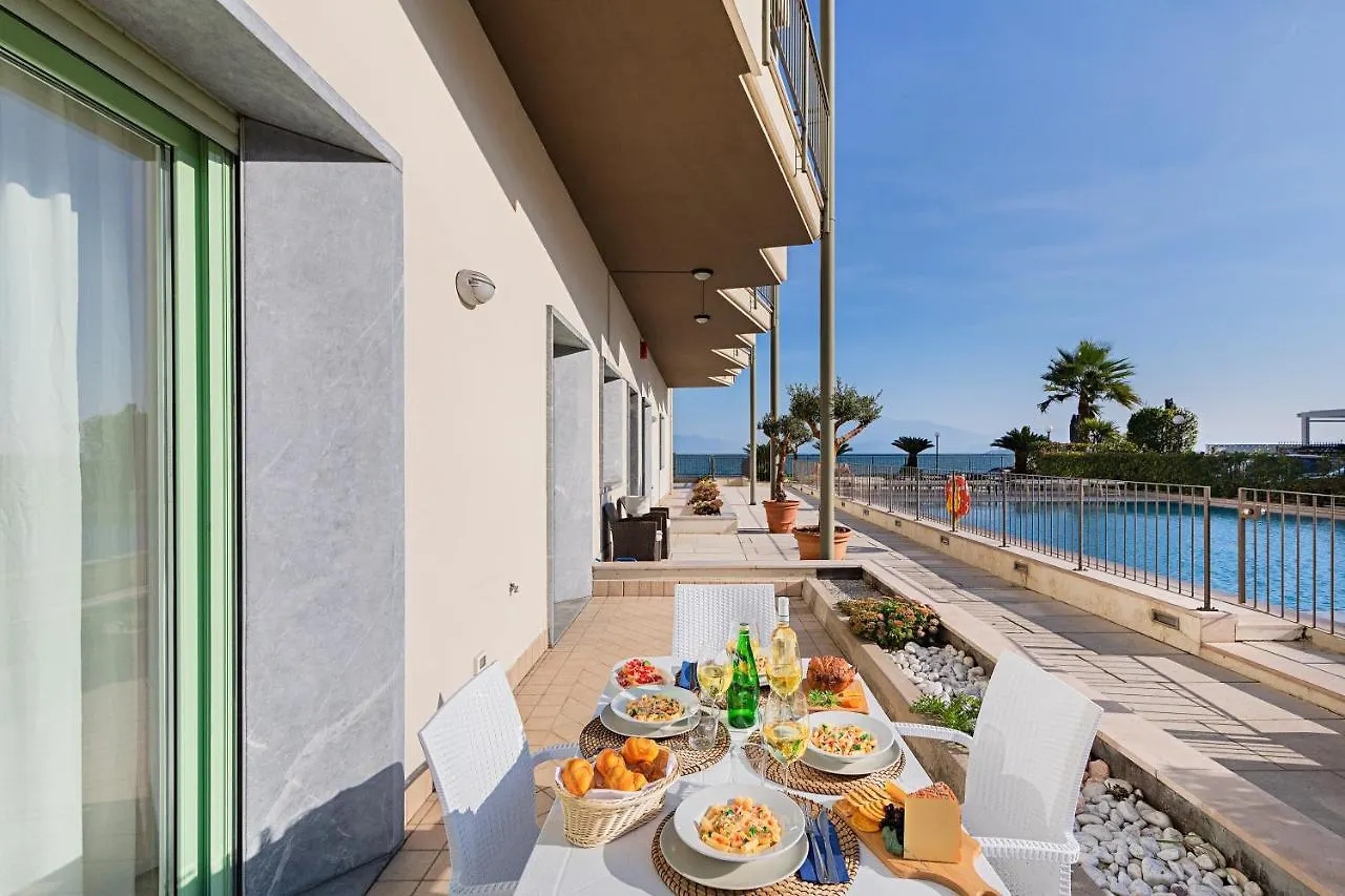 דסנזאנו דל גארדה Residenza Miralago By Wonderful Italy מלון דירות דסנזאנו דל גארדה