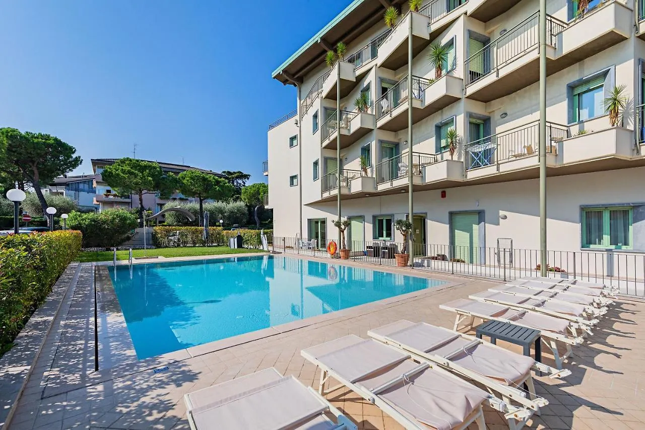 מלון דירות דסנזאנו דל גארדה Residenza Miralago By Wonderful Italy