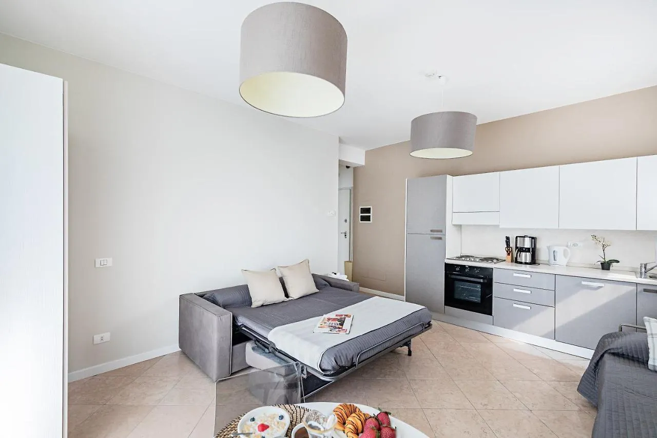 דסנזאנו דל גארדה Residenza Miralago By Wonderful Italy מלון דירות דסנזאנו דל גארדה