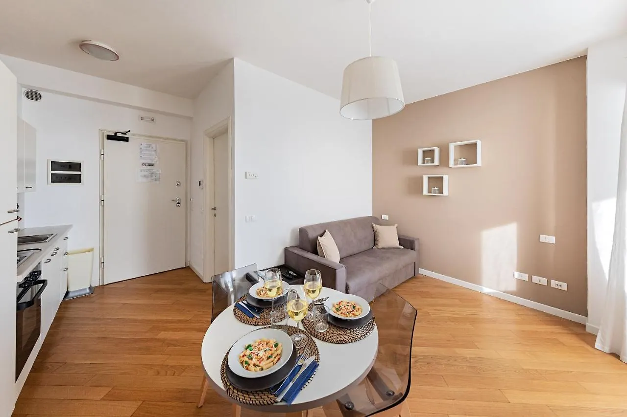 ** מלון דירות דסנזאנו דל גארדה Residenza Miralago By Wonderful Italy איטליה